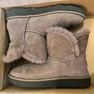 Women's Uggs Size 6.5